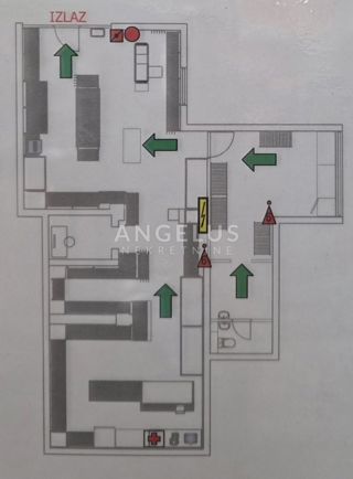 Split, Bol - ulični poslovni prostori NAPRODAJ