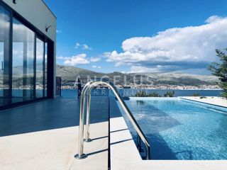 Otok Čiovo - luksuzna vila z odprtim pogledom na morje, 315 m2