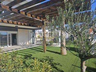 Hrvaška, Trogir - NOVOZGRADENA, samostojna hiša s čudovitim vrtom in razgledom