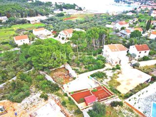 Hrvaška,, Lumbarda - atraktivno gradbeno zemljišče s pogledom na morje, 950 m2