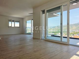 Strožanac, Podstrana - PENTHOUSE 3 stanovanje, 2 parkirišče PRODAMO