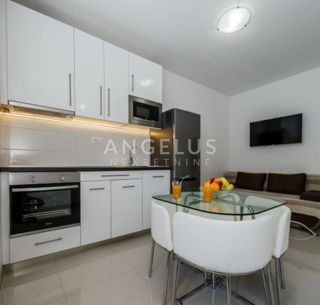 Kaštela - Apartmajska hiša v bližini morja, 360 m2