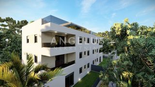 Kaštel Lukšić - NOVOZGRAJENO trisobno stanovanje, 2 parkirni mesti, strešna terasa