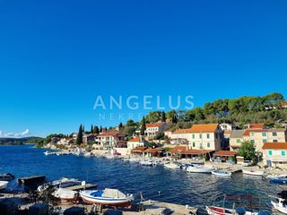 Šolta, Maslinica - dupleks stanovanje, terasa, pogled na morje, parkirišče, PRODAJA