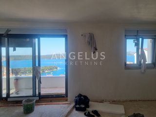 Čiovo, Trogir - dvosobno dupleks stanovanje, parking, novogradnja PRODAMO