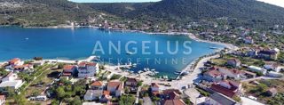 Hrvaška, Marina, Vinišće - gradbeno zemljišče v bližini plaže, 480 m2
