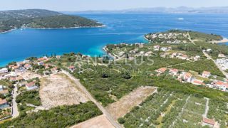 Solta, Necujam - grad. zem. v bližini morja, 800 m2, PRODAJA