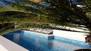 Trogir - opremljena apartmajska hiša z bazenom in telovadnico, 350 m2