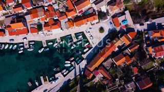 Maslinica - građ.zem. na top lokaciji s pogledom na otoke in morje, 3000 m2
