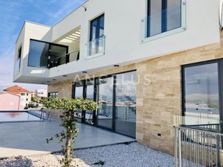Čiovo - luksuzna, nova vila s pogledom na morje, 360 m2