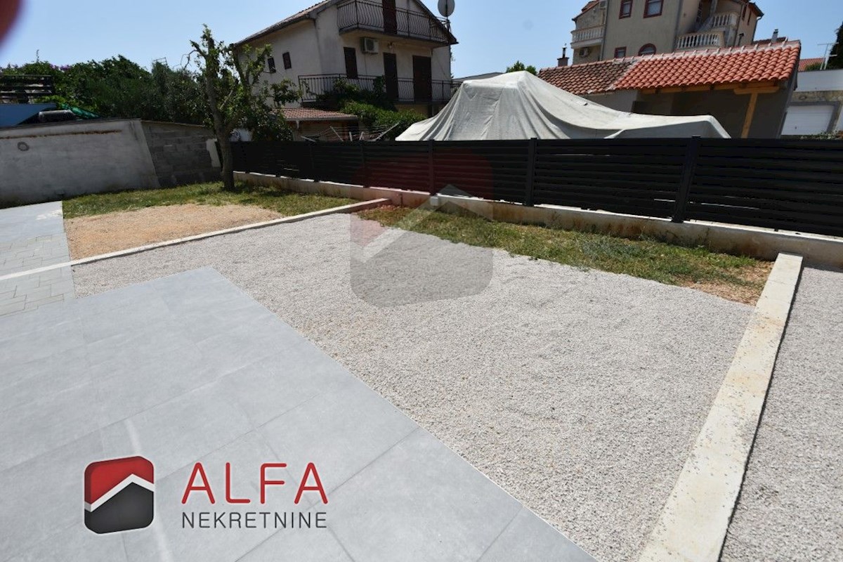 Hrvaška, Vodice, prodamo novo dvonadstropno stanovanje