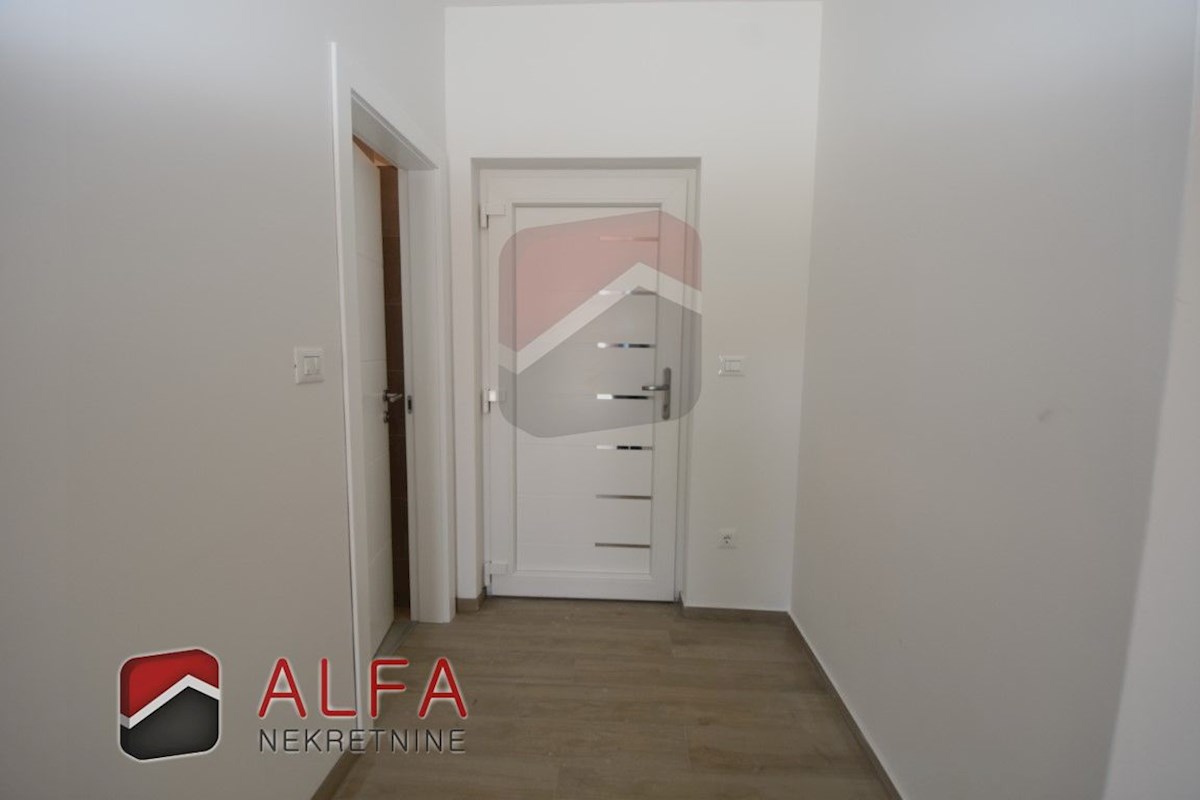 Hrvaška, Vodice, prodamo novo moderno hišo v nizu