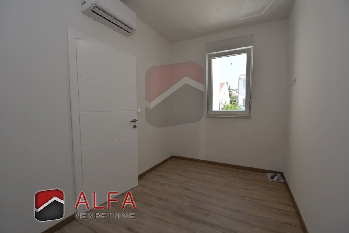 Hrvaška, Vodice, prodamo novo moderno hišo v nizu
