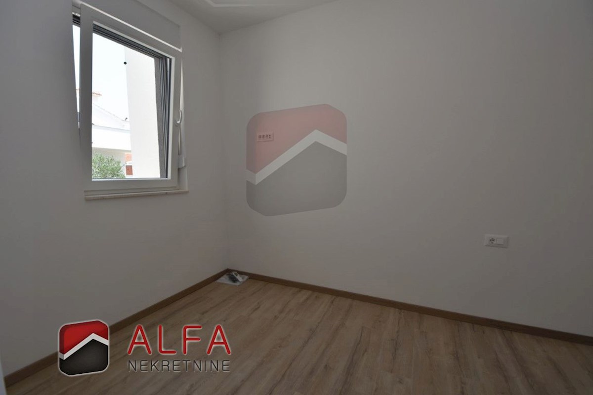 Hrvaška, Vodice, prodamo novo moderno hišo v nizu