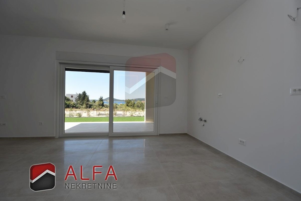 Hrvaška, Vodice, novogradnja, prodaja dvosobni apartma, pritličje, vrt