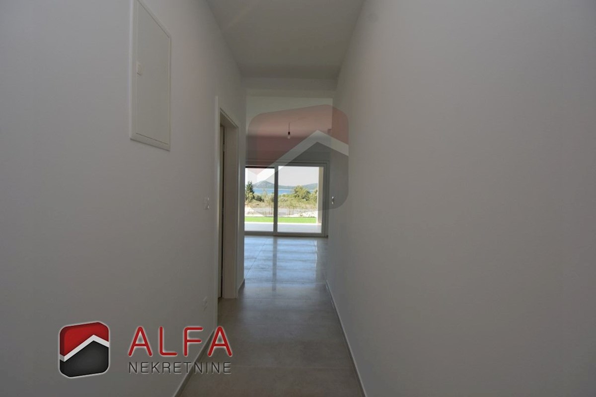 Hrvaška, Vodice, novogradnja, prodaja dvosobni apartma, pritličje, vrt