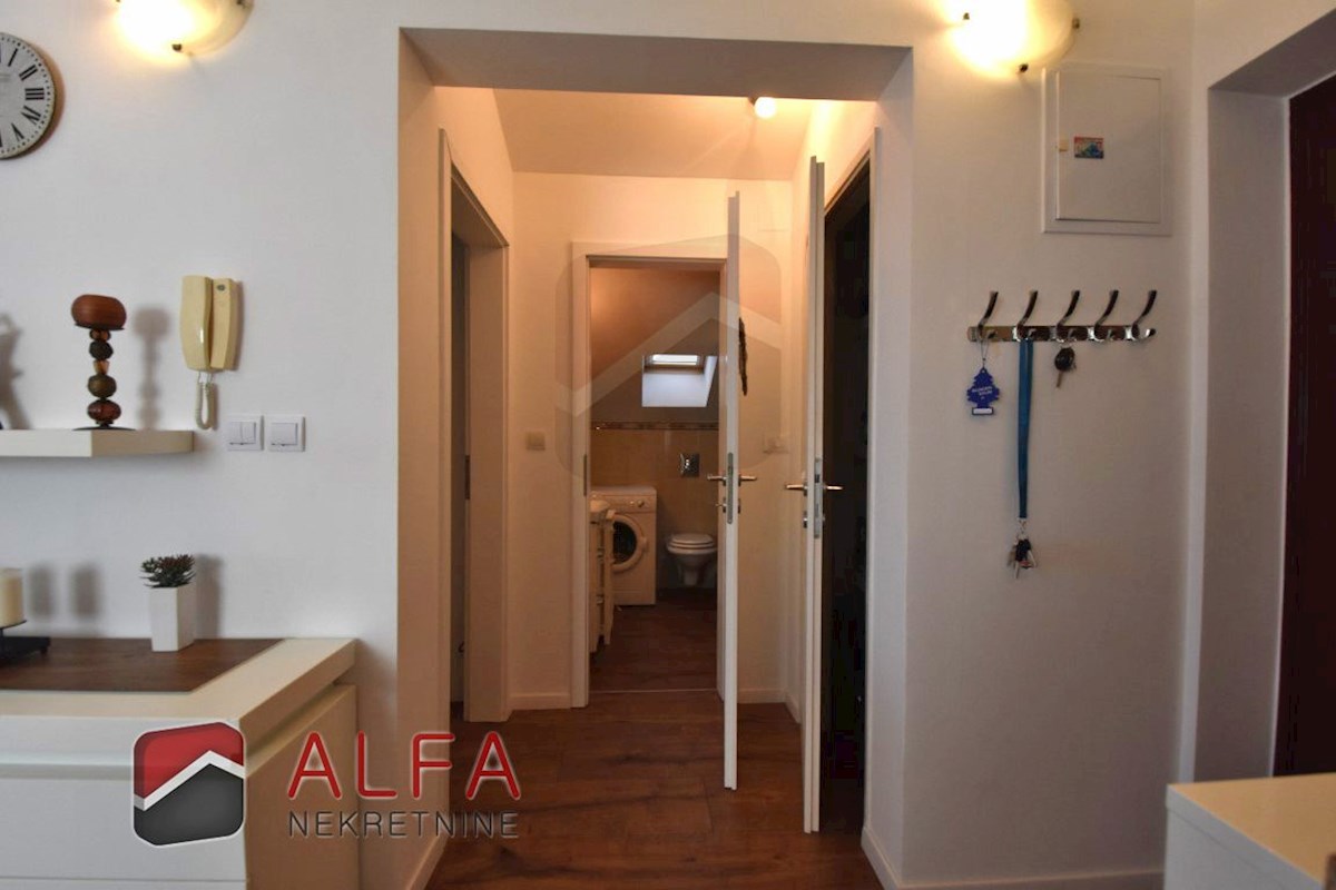 Hrvaška, Vodice, prodaja opremljeno stanovanje, drugo nadstropje, pogled na morje