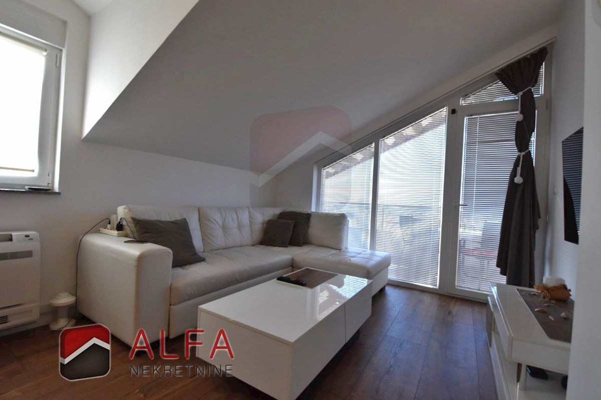 Hrvaška, Vodice, prodaja opremljeno stanovanje, drugo nadstropje, pogled na morje