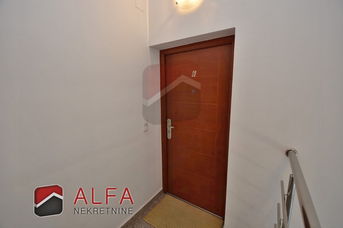 Hrvaška, Vodice, prodaja lepo opremljeno udobno stanovanje z dvema spalnicama