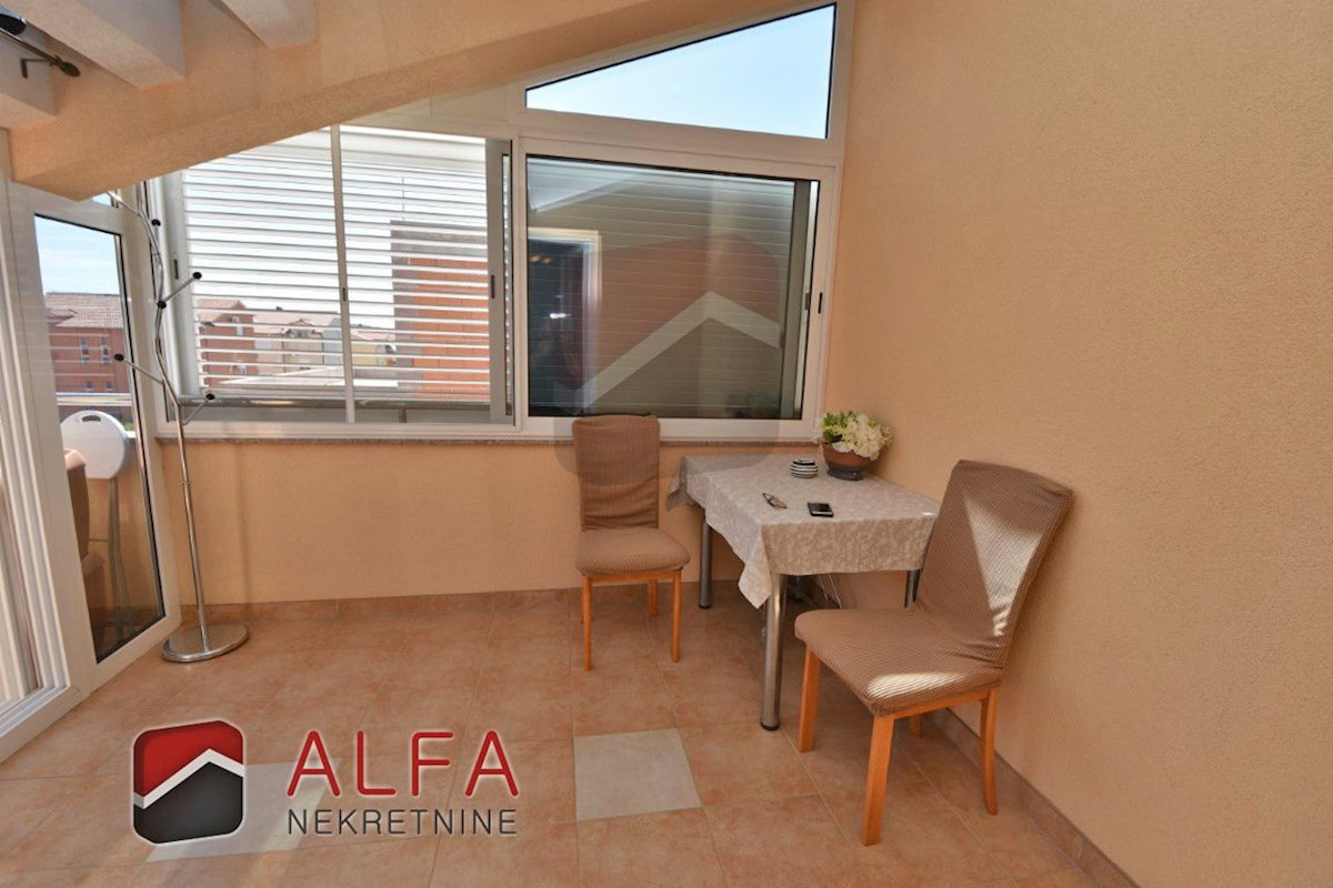 Hrvaška, Vodice, prodaja lepo opremljeno udobno stanovanje z dvema spalnicama