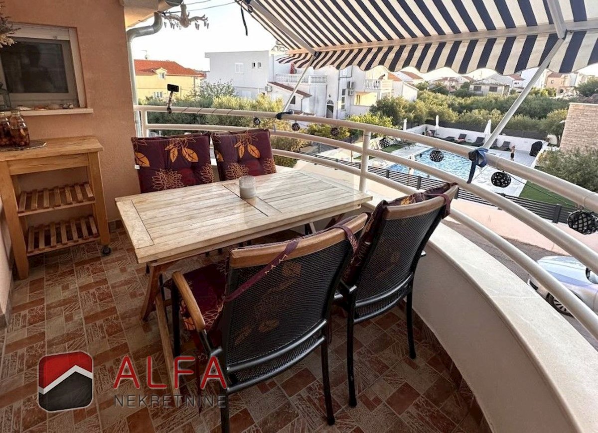 Hrvaška, Vodice – prodaja enosobno stanovanje v prvem nadstropju, blizu morja