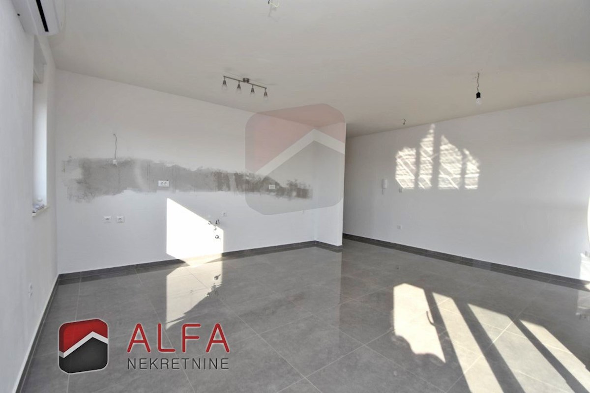 Hrvaška, Tribunj, dvosobno stanovanje naprodaj, drugo nadstropje, pogled na morje