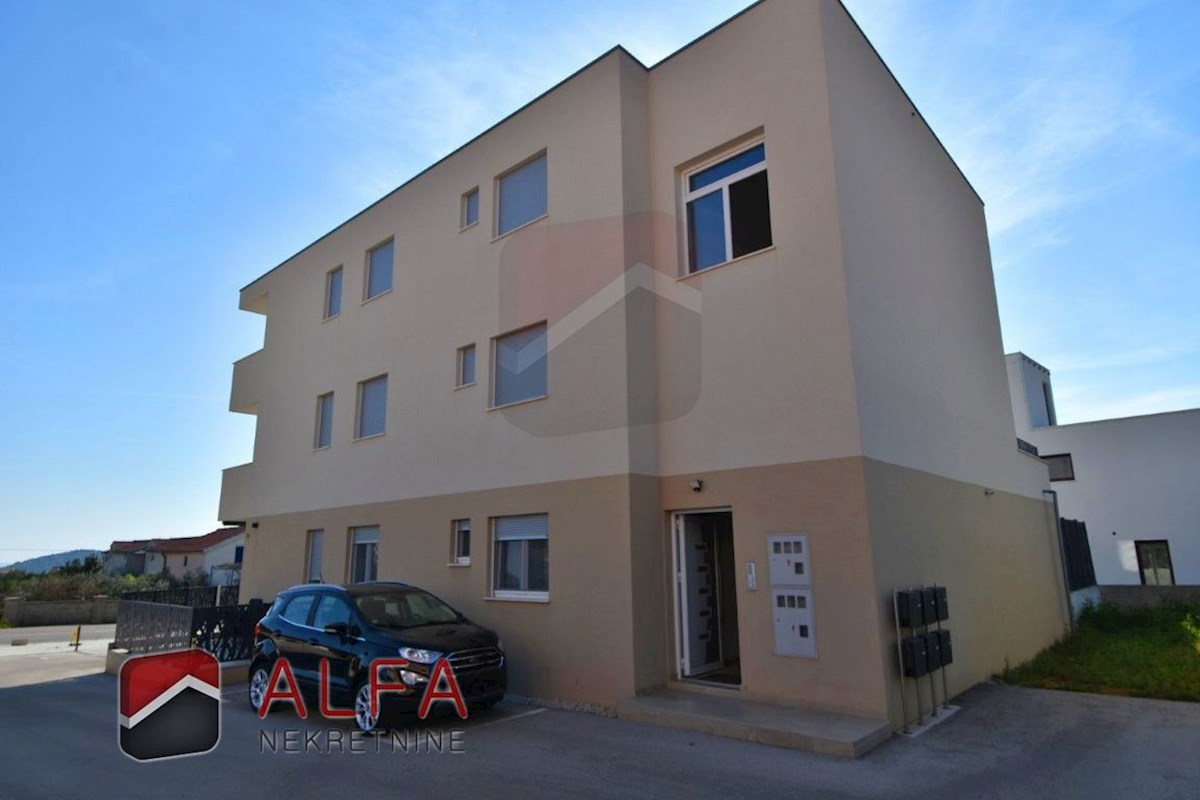 Hrvaška, Tribunj, dvosobno stanovanje naprodaj, drugo nadstropje, pogled na morje