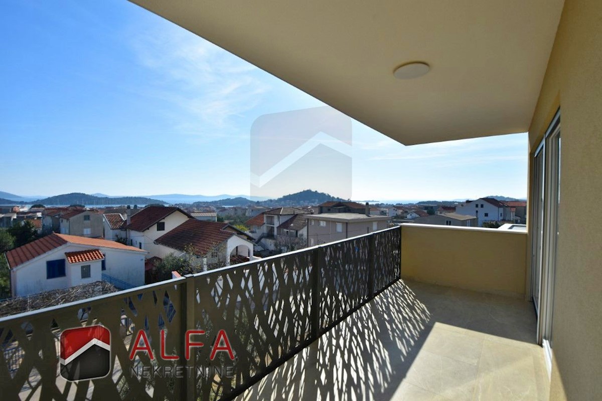 Hrvaška, Tribunj, dvosobno stanovanje naprodaj, drugo nadstropje, pogled na morje