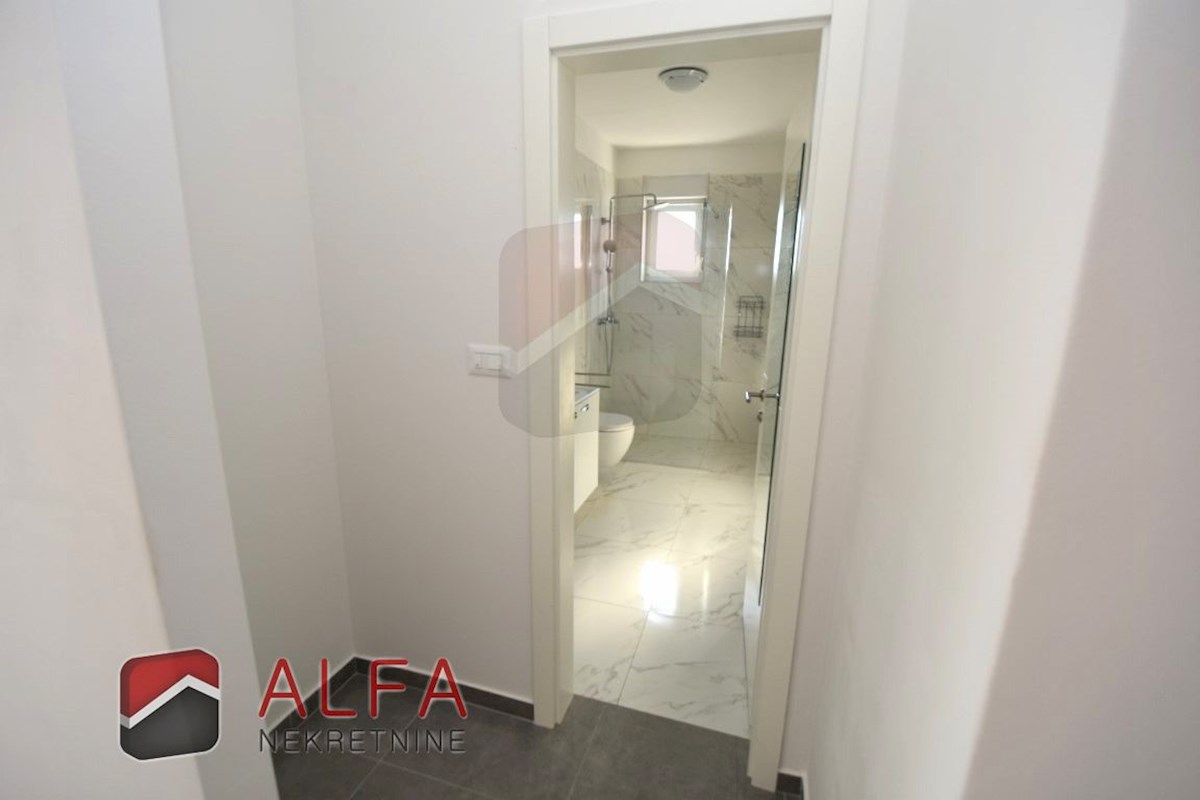 Hrvaška, Tribunj, dvosobno stanovanje naprodaj, drugo nadstropje, pogled na morje