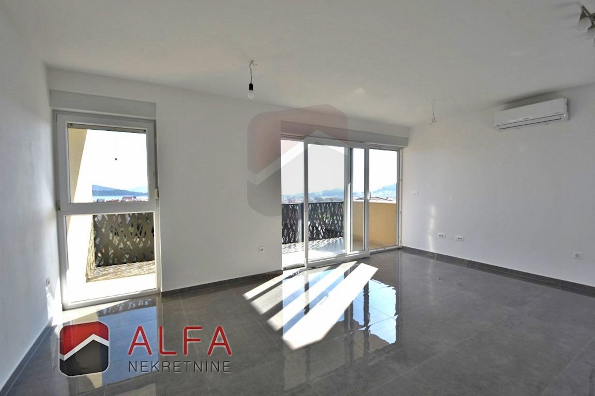 Hrvaška, Tribunj, dvosobno stanovanje naprodaj, drugo nadstropje, pogled na morje