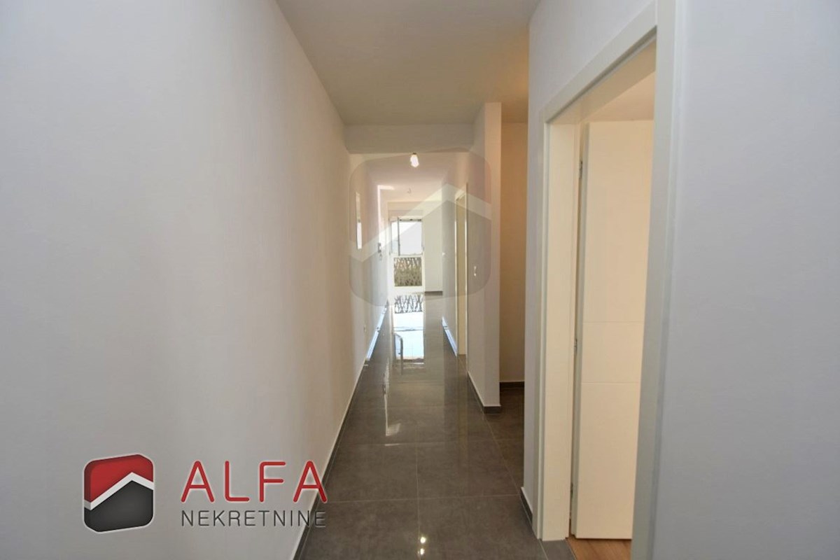 Hrvaška, Tribunj, dvosobno stanovanje naprodaj, drugo nadstropje, pogled na morje