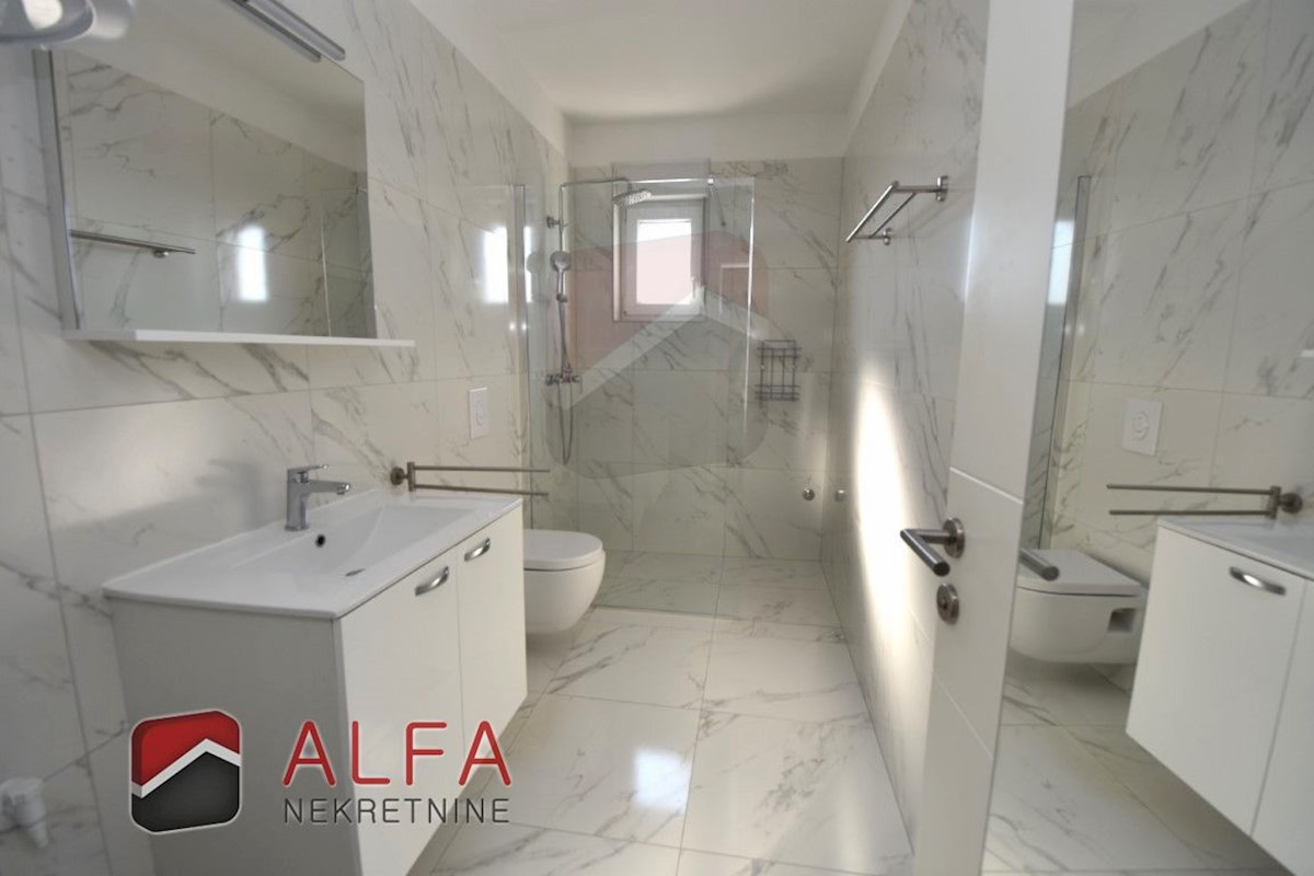 Hrvaška, Tribunj, dvosobno stanovanje naprodaj, drugo nadstropje, pogled na morje