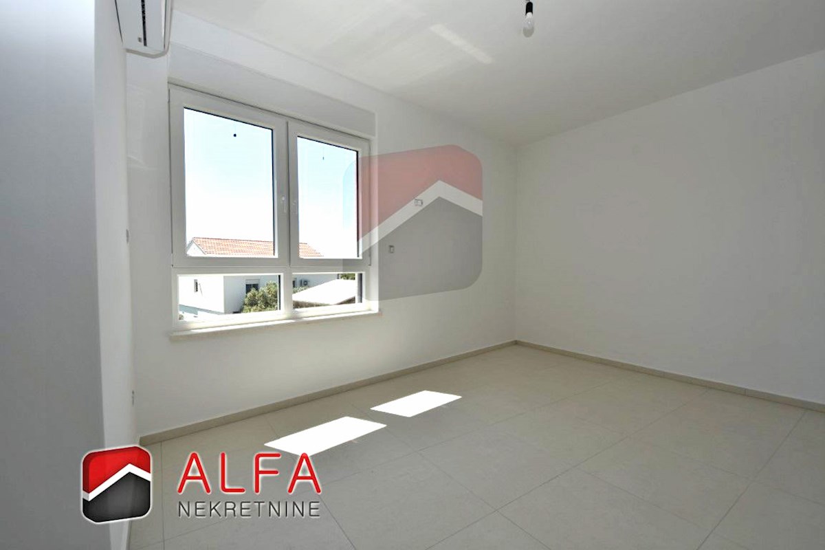 Hrvaška, Vodice, prodamo nov dvosobni apartma, drugo nadstropje, pogled na morje