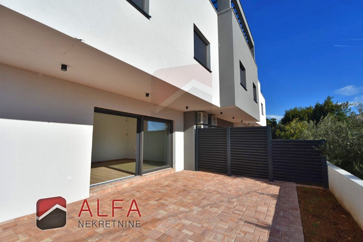 Hrvaška, Vodice, novogradnja, prodaja dvoetažni apartma, blizu morja