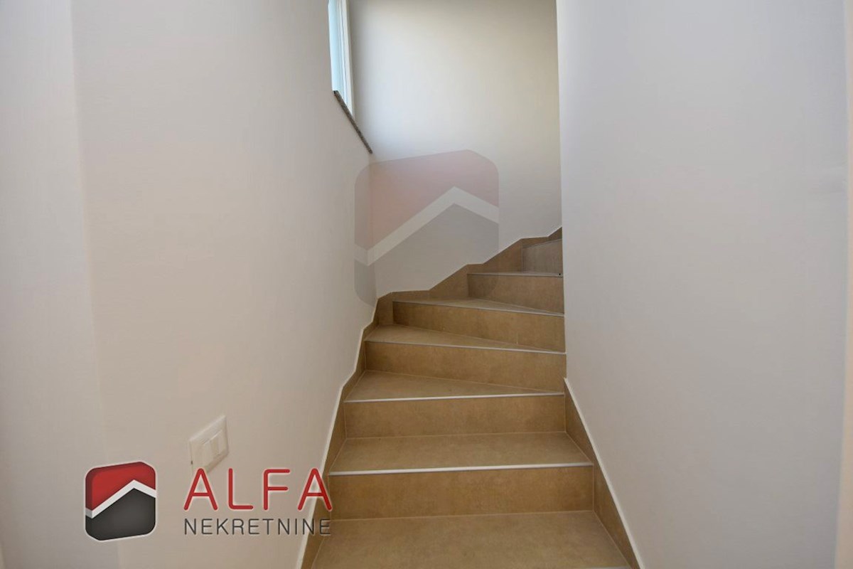 Hrvaška, Vodice, novogradnja, prodaja dvoetažni apartma, blizu morja