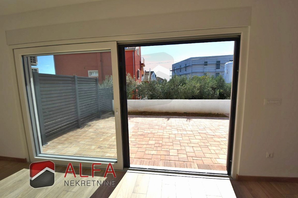 Hrvaška, Vodice, novogradnja, prodaja dvoetažni apartma, blizu morja