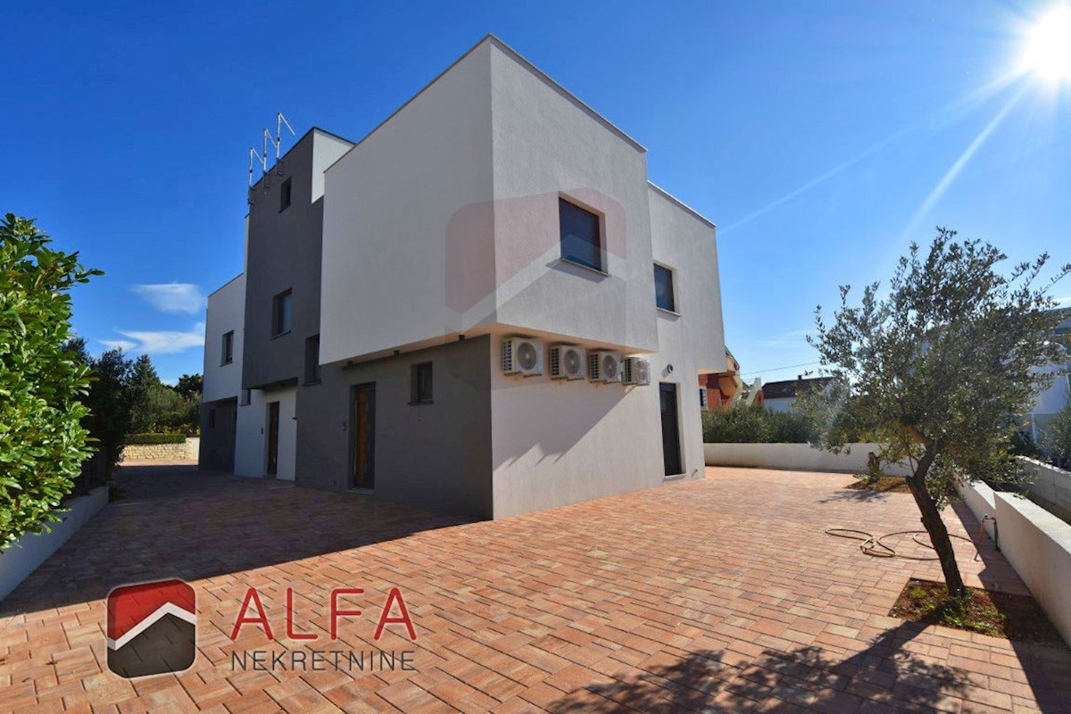 Hrvaška, Vodice, novogradnja, prodaja dvoetažni apartma, blizu morja