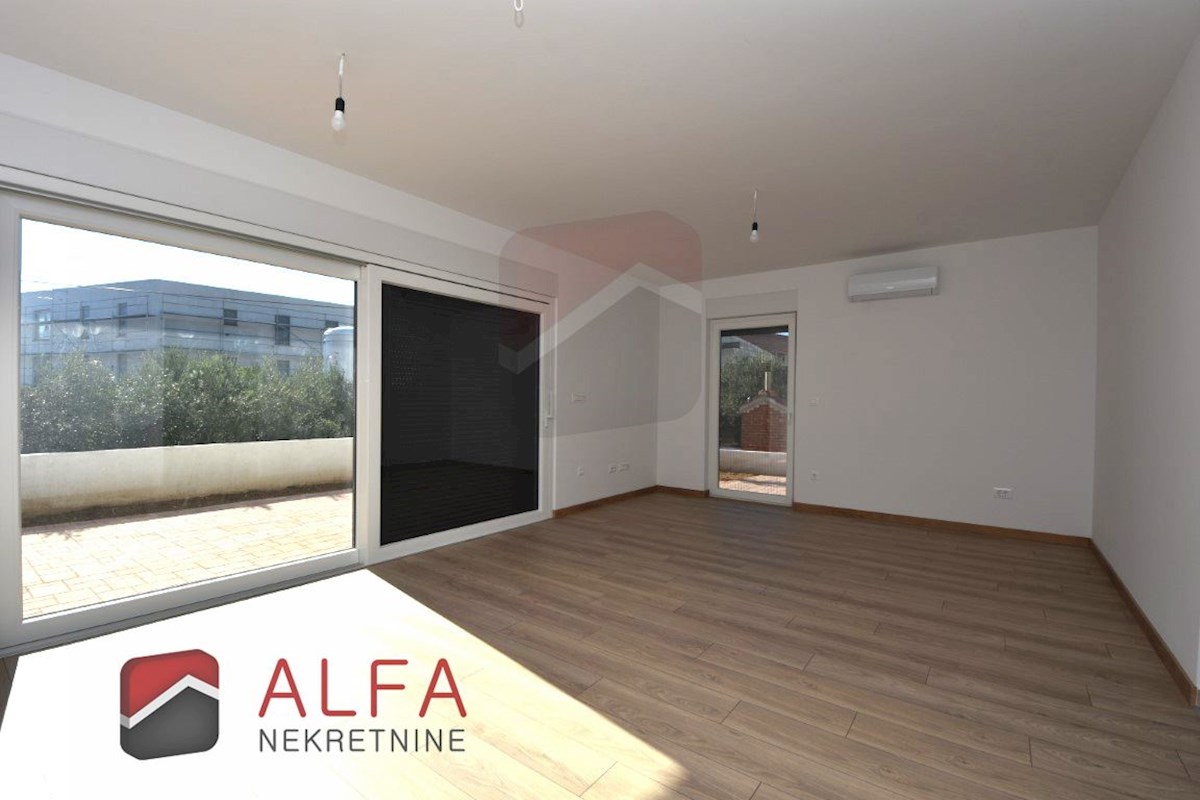 Hrvaška, Vodice, novogradnja, prodaja dvoetažni apartma, blizu morja