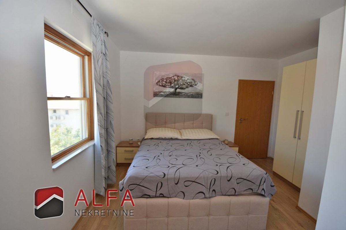 Hrvaška, Vodice, prodaja opremljeno udobno stanovanje, prvo nadstropje