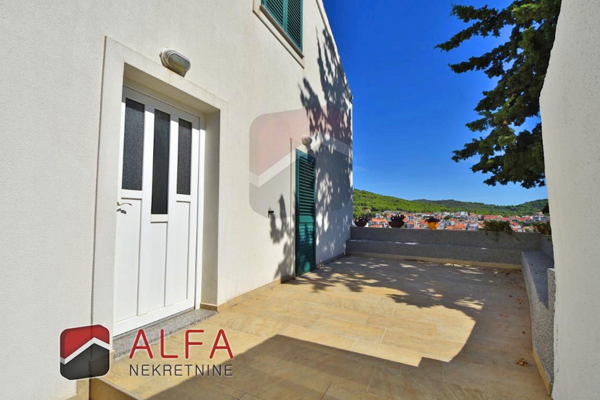 Hrvaška, Tribunj – prodaja dve sosednji hiši s panoramskim pogledom na morje