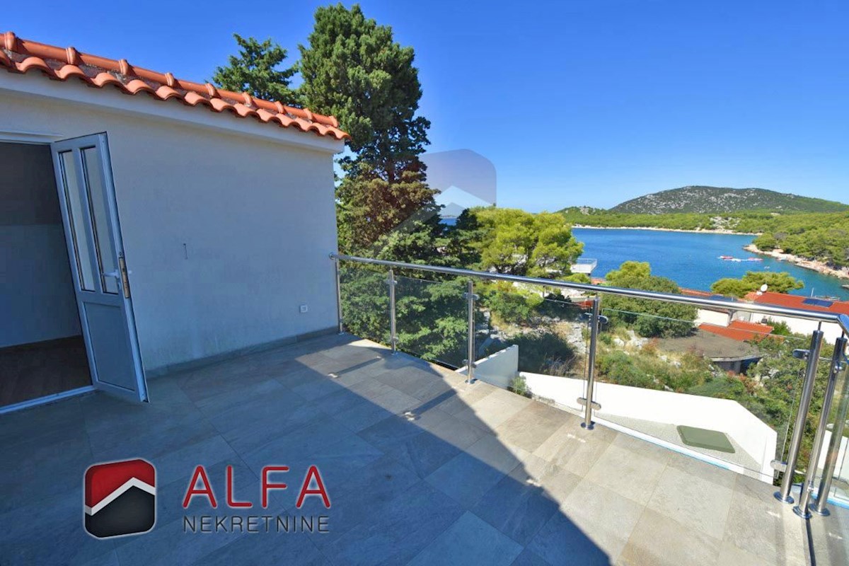 Hrvaška, Tribunj – prodaja dve sosednji hiši s panoramskim pogledom na morje