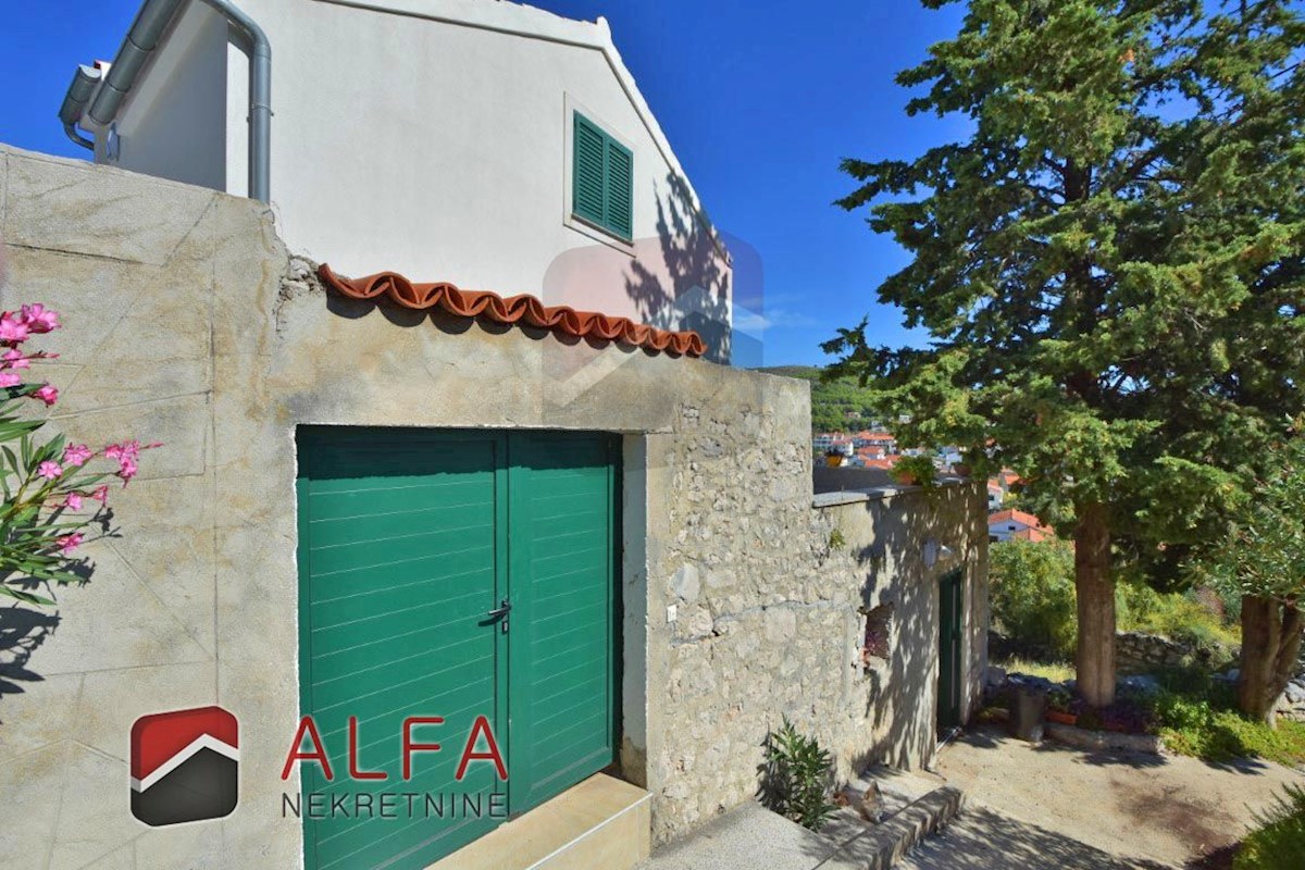 Hrvaška, Tribunj – prodaja dve sosednji hiši s panoramskim pogledom na morje