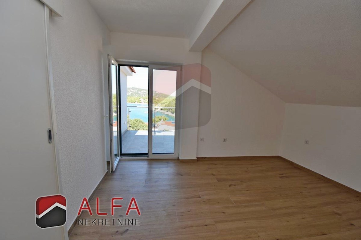 Hrvaška, Tribunj – prodaja dve sosednji hiši s panoramskim pogledom na morje