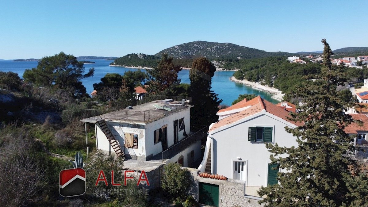 Hrvaška, Tribunj – prodaja dve sosednji hiši s panoramskim pogledom na morje