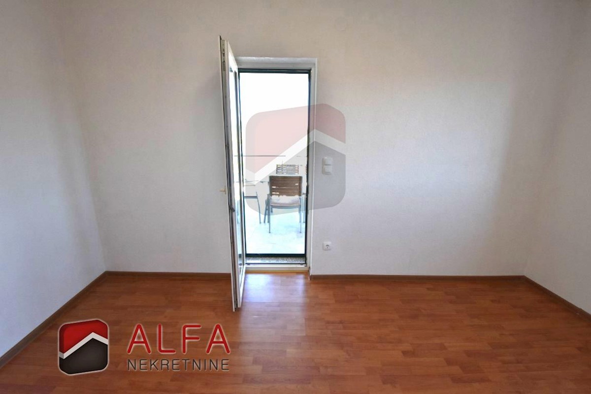 Hrvaška, Tribunj – prodaja dve sosednji hiši s panoramskim pogledom na morje