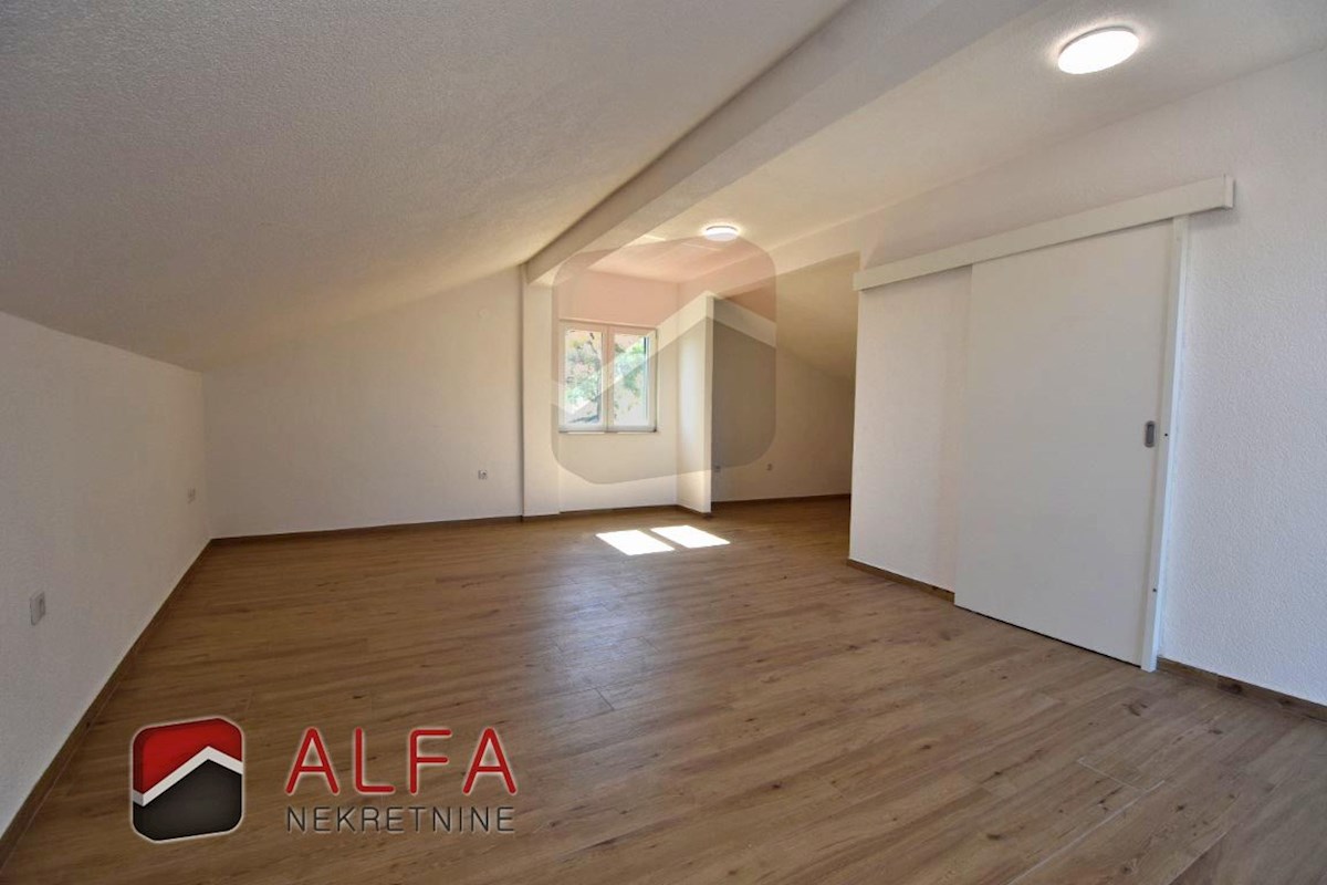 Hrvaška, Tribunj – prodaja dve sosednji hiši s panoramskim pogledom na morje