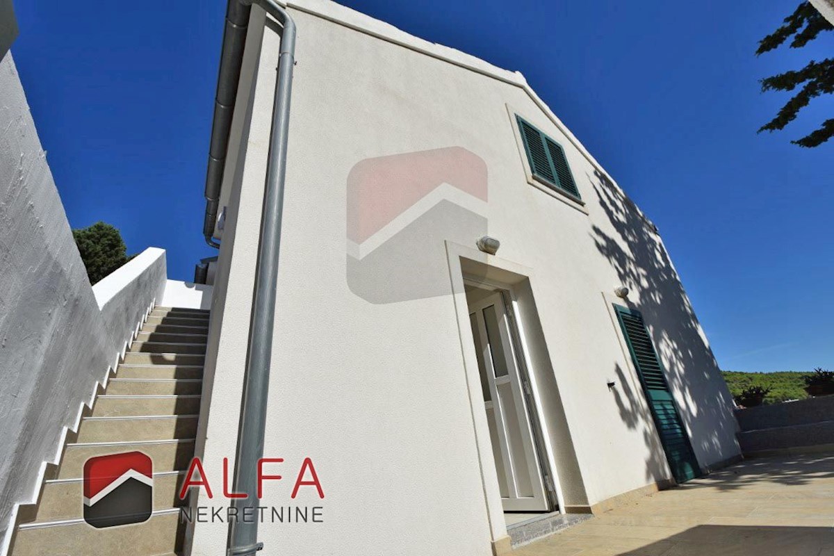 Hrvaška, Tribunj – prodaja dve sosednji hiši s panoramskim pogledom na morje