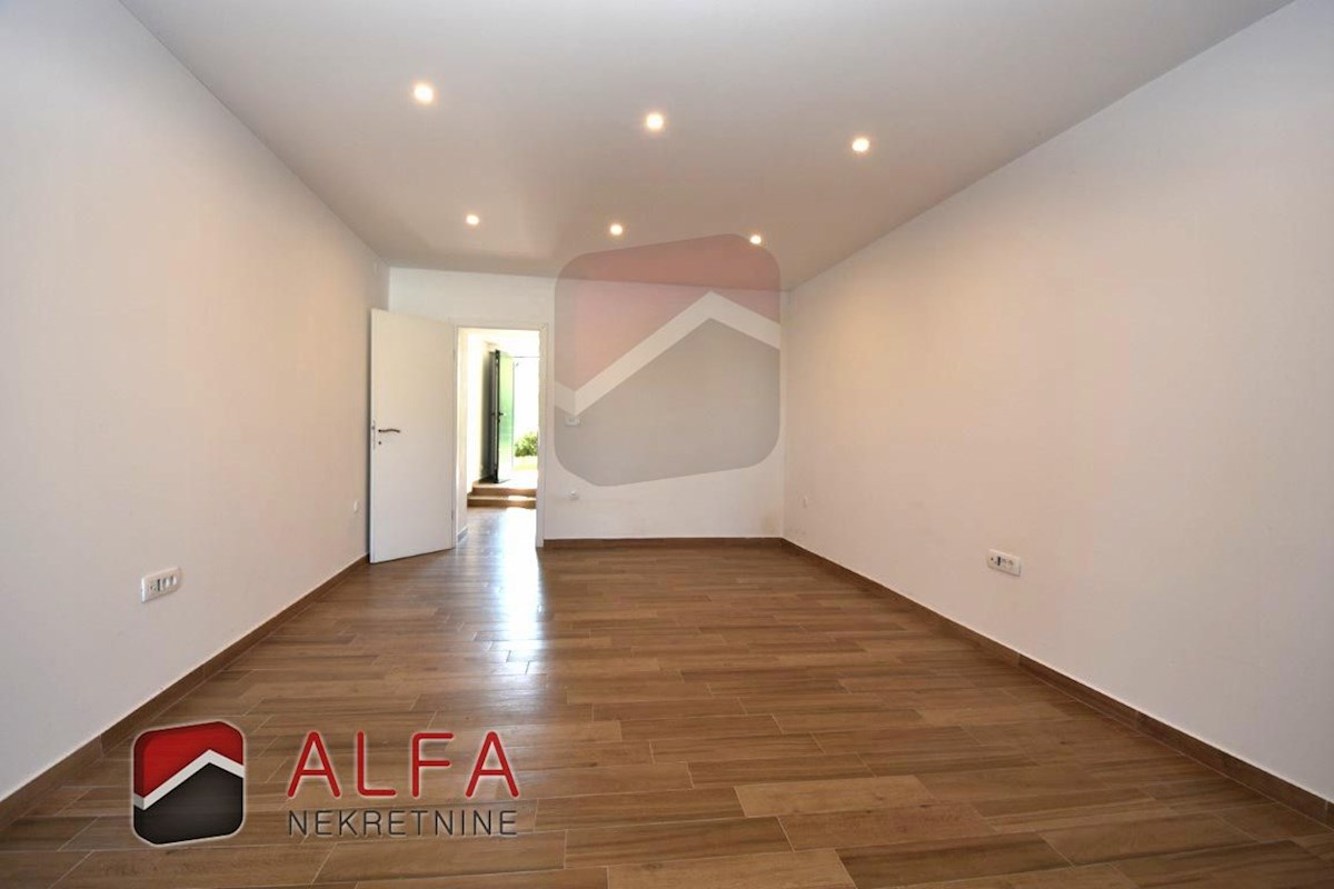 Hrvaška, Tribunj – prodaja dve sosednji hiši s panoramskim pogledom na morje