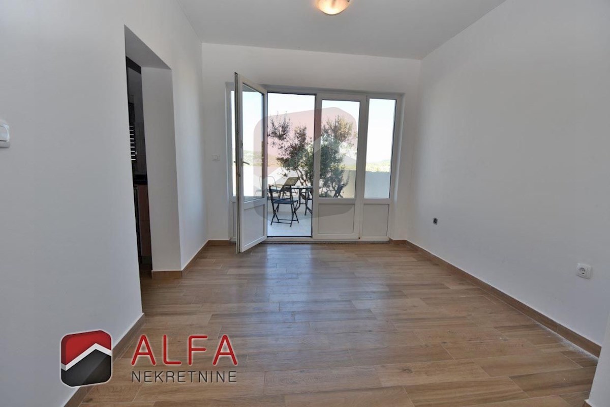 Hrvaška, Tribunj – prodaja dve sosednji hiši s panoramskim pogledom na morje