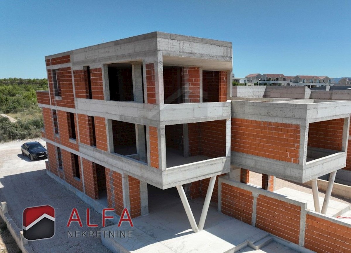 Hrvaška, Vodice, prodaja novo stanovanje, prvo nadstropje, pogled na morje